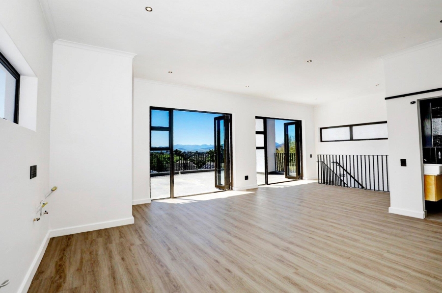 5 Bedroom Property for Sale in Welgemoed Western Cape